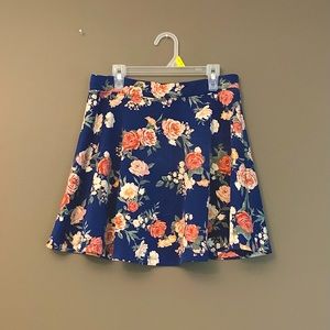 Forever 21 Floral mini skirt